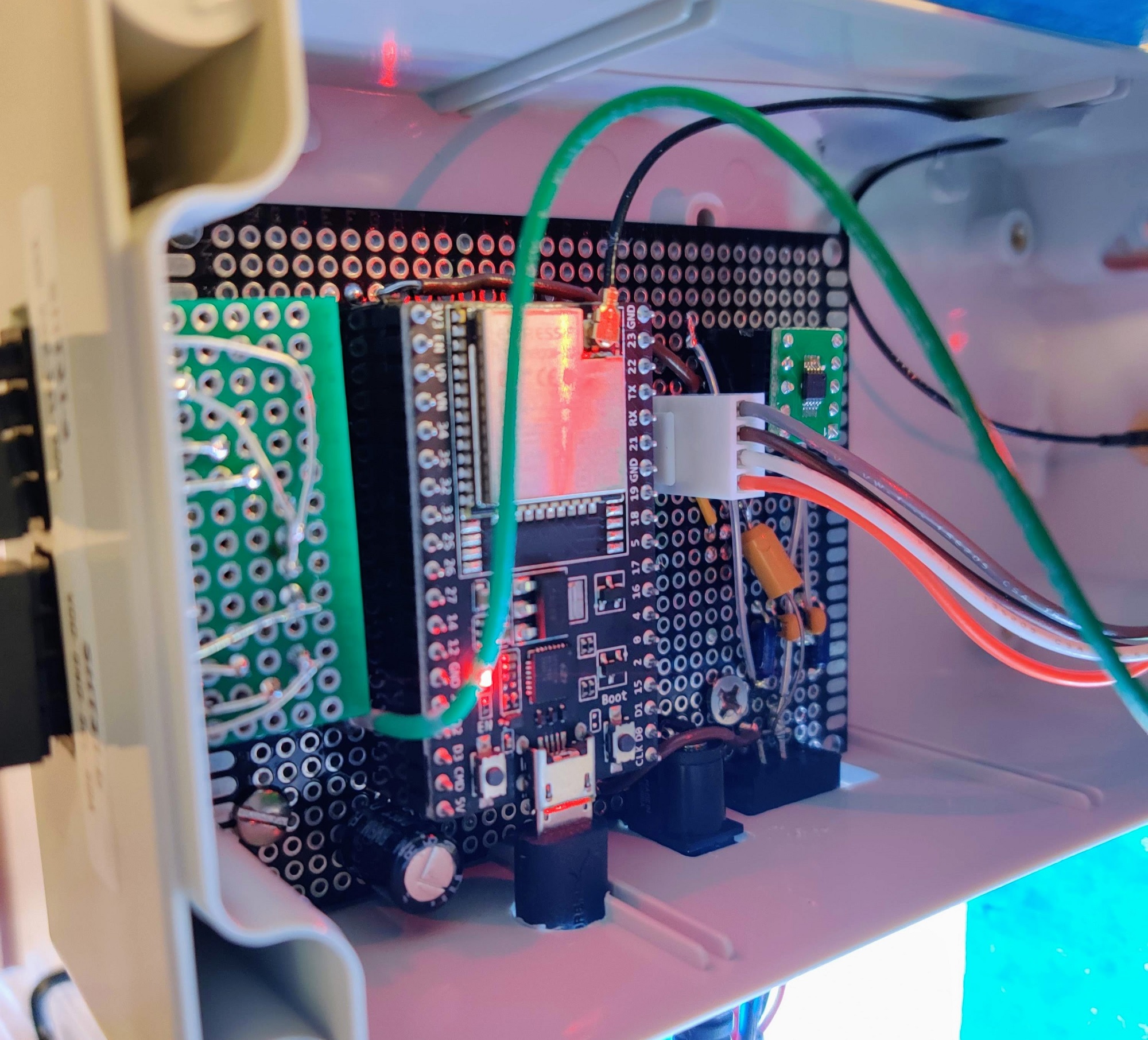 Custom ESP32 climate-control module used with the vivarium